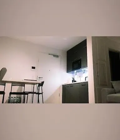 公寓 12 Km From Frankfurt Center *