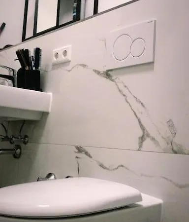 Διαμέρισμα 12 Km From Frankfurt Center *